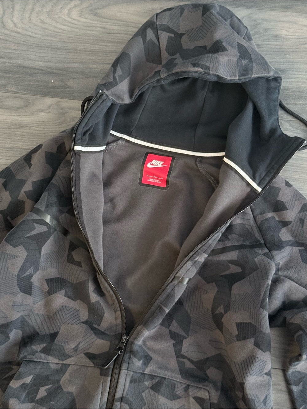 Nike Tech Fleece Zip Up - Picture 3 of 3